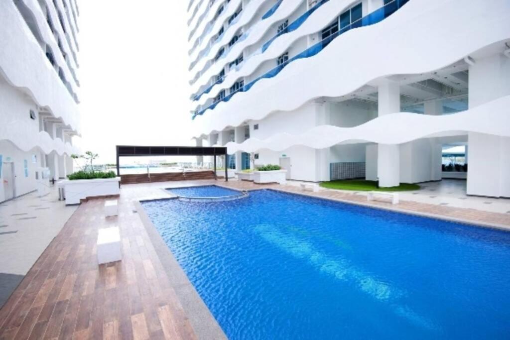 The Wave - Kota Laksamana -- Pool View -- 6 Pax Apartman Malacca Kültér fotó